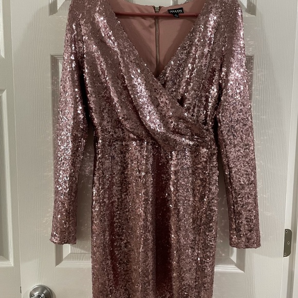 ALLOY Dresses & Skirts - Alloy Apparel Rose gold sequin dress Large